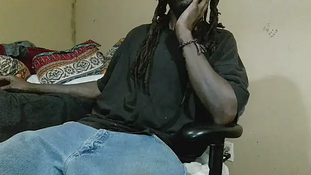 EYEzIAM online show from 04.17.26