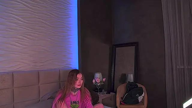 AriWild online show from 03.31.26