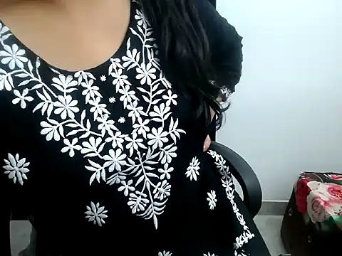 Snapshot of Roshi_Love chatting on 06.15.26 Roshi Love online show from 06.15.26