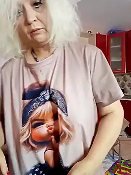 SquirtMilf00 online show from 10.24.25