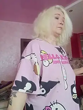 SquirtMilf00 online show from 11.26.25