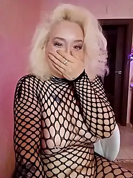 SquirtMilf00 online show from 03.01.26