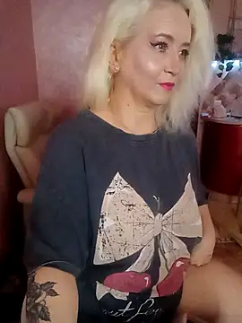 SquirtMilf00 online show from 03.12.26