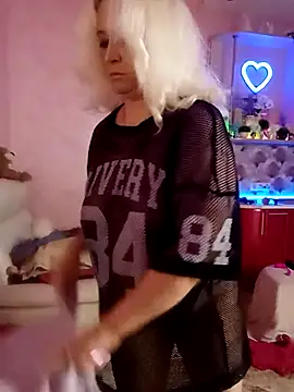 SquirtMilf00 online show from 07.14.26