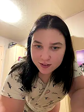 Snapshot of Kemeli008 chatting on 11.16.25 Kemeli008 online show from 11.16.25