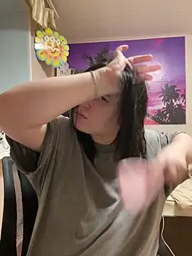 Snapshot of Kemeli008 chatting on 11.17.25 Kemeli008 online show from 11.17.25