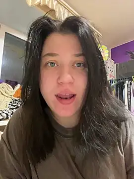 Snapshot of Kemeli008 chatting on 11.19.25 Kemeli008 online show from 11.19.25