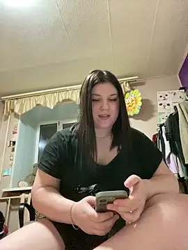 Snapshot of Kemeli008 chatting on 12.18.25 Kemeli008 online show from 12.18.25