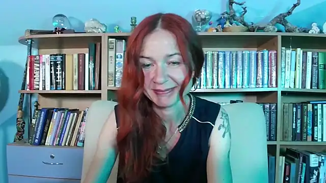 Snapshot of Foxilady357 chatting on 06.11.26 Foxilady357 online show from 06.11.26