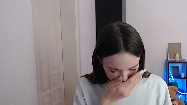 Snapshot of Ariella_ari chatting on 11.30.25 Ariella ari online show from 11.30.25