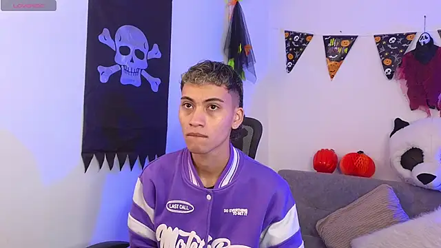 yulian vasquez online show from 10.27.25