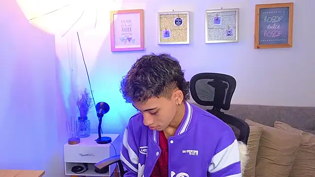 yulian vasquez online show from 11.05.25