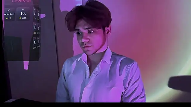 Snapshot of 1RobertTT chatting on 09.09.25 1RobertTT online show from 09.09.25