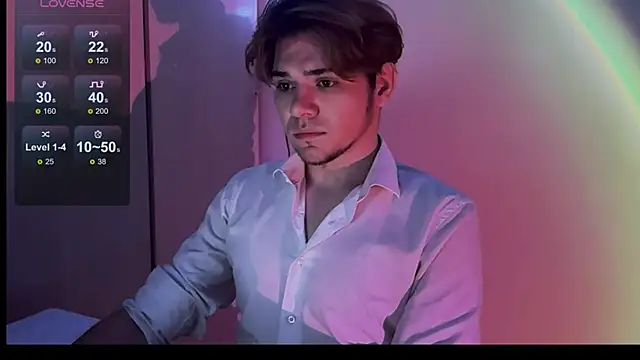 Snapshot of 1RobertTT chatting on 10.07.25 1RobertTT online show from 10.07.25