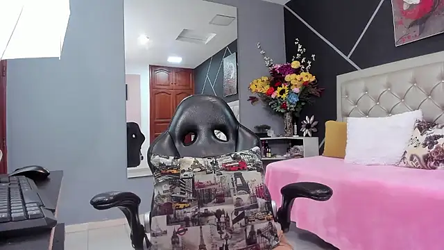 kris milff online show from 01.08.26