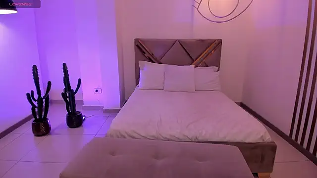 AmbarJames  online show from 01.12.26