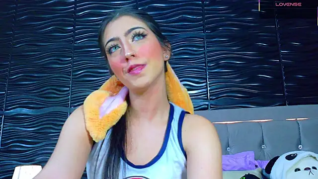 Snapshot of Ambar_Bull chatting on 10.29.25 Ambar Bull online show from 10.29.25