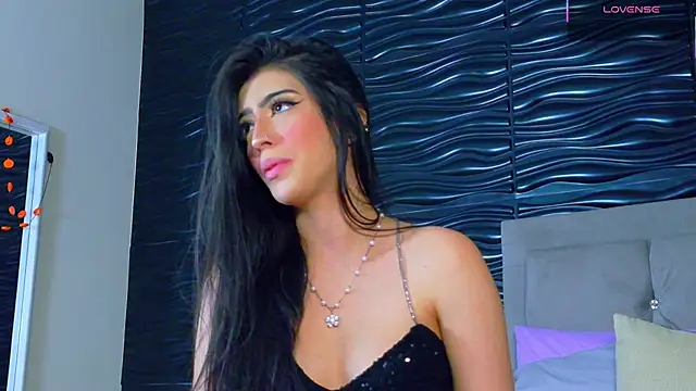 Snapshot of Ambar_Bull chatting on 11.23.25 Ambar Bull online show from 11.23.25