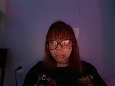 Snapshot of moan4mona chatting on 04.06.26 moan4mona online show from 04.06.26