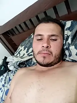 Snapshot of santiii___12 chatting on 11.16.25 santiii 12 online show from 11.16.25