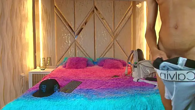 Hotcouple 222 online show from 10.15.25