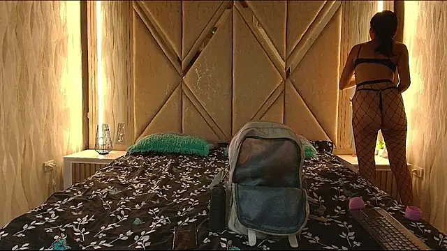 Hotcouple 222 online show from 12.22.25