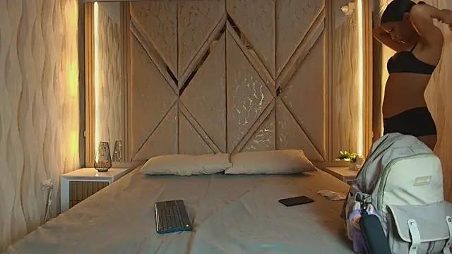 Snapshot of Hotcouple_222 chatting on 01.19.26 Hotcouple 222 online show from 01.19.26