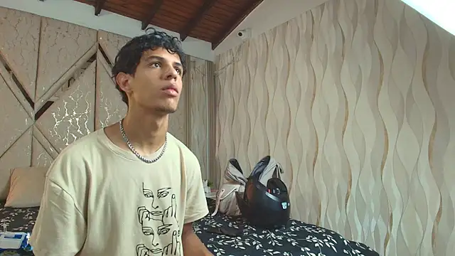 Snapshot of Hotcouple_222 chatting on 02.22.26 Hotcouple 222 online show from 02.22.26