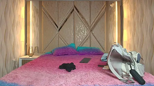 Snapshot of Hotcouple_222 chatting on 02.25.26 Hotcouple 222 online show from 02.25.26