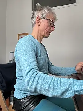 SexyLeon8 online show from 02.11.26