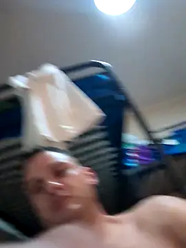 Snapshot of beastontop10 chatting on 10.04.25 beastontop10 online show from 10.04.25