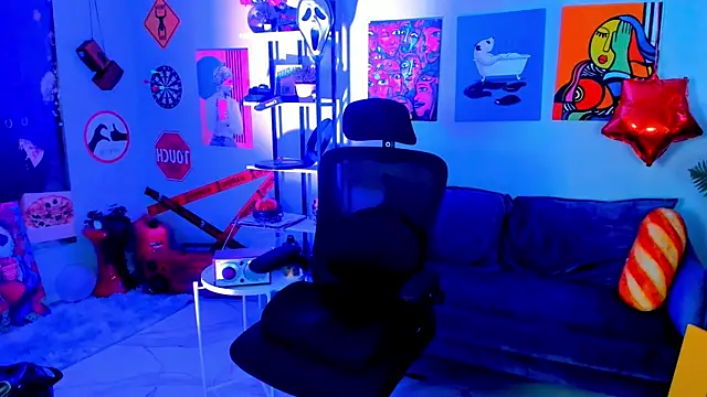 MaryHarrys online show from 04.30.26