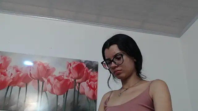 Snapshot of pinky_f00x chatting on 02.23.26 pinky f00x online show from 02.23.26