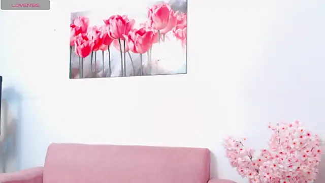 Snapshot of pinky_f00x chatting on 02.26.26 pinky f00x online show from 02.26.26