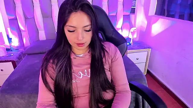 Adaara Rey online show from 10.25.25