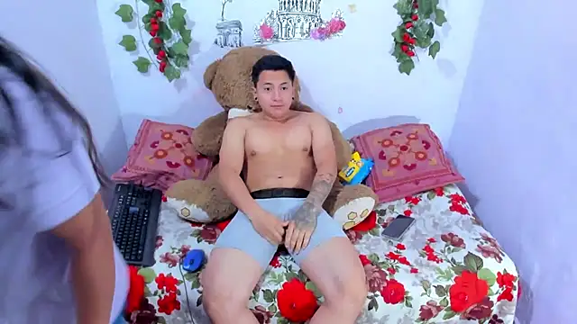 NataliaAndJulliam online show from 11.05.25