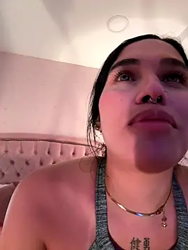 Bella  Wood online show from 11.13.25