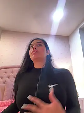 Bella  Wood online show from 03.12.26