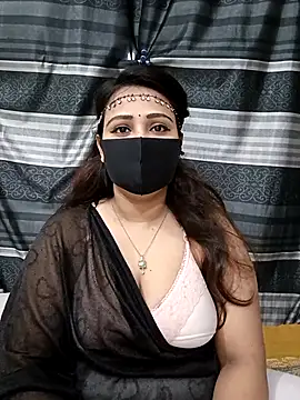 Snapshot of Mow_955 chatting on 10.31.25 Mow 955 online show from 10.31.25