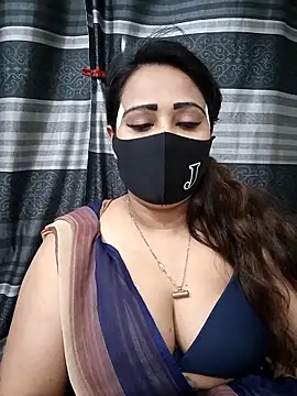 Snapshot of Mow_955 chatting on 12.17.25 Mow 955 online show from 12.17.25