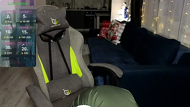 Snapshot of BelleWild chatting on 12.04.25 BelleWild online show from 12.04.25