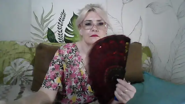 Snapshot of Catty_Lady chatting on 07.04.26 Catty Lady online show from 07.04.26