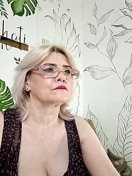 Snapshot of Catty_Lady chatting on 07.17.26 Catty Lady online show from 07.17.26