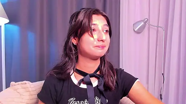 Snapshot of Elfy_Rare_ chatting on 10.16.25 Elfy Rare online show from 10.16.25