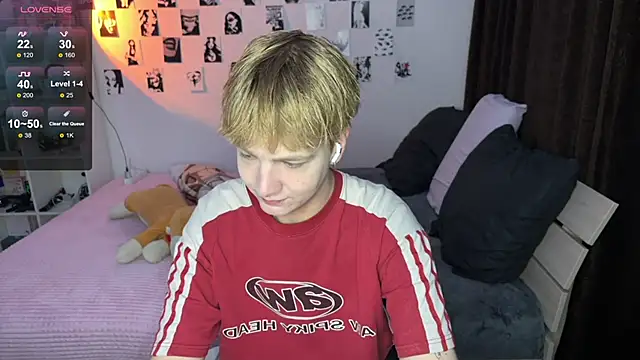 Snapshot of olivertasty chatting on 09.17.25 olivertasty online show from 09.17.25