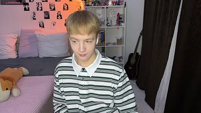 Snapshot of olivertasty chatting on 10.09.25 olivertasty online show from 10.09.25