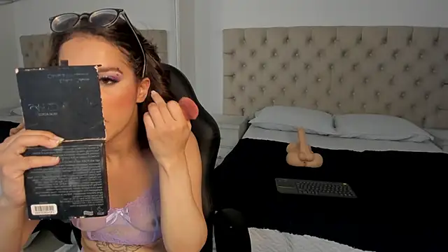 Snapshot of ZoeWestt chatting on 09.12.25 ZoeWestt online show from 09.12.25