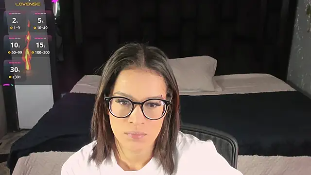 Snapshot of ZoeWestt chatting on 09.17.25 ZoeWestt online show from 09.17.25