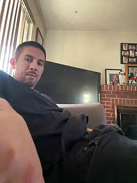 Snapshot of himNIGuys chatting on 11.10.25 himNIGuys online show from 11.10.25