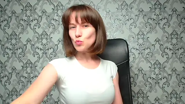 Snapshot of Kelly_Kisss chatting on 09.13.25 Kelly Kisss online show from 09.13.25